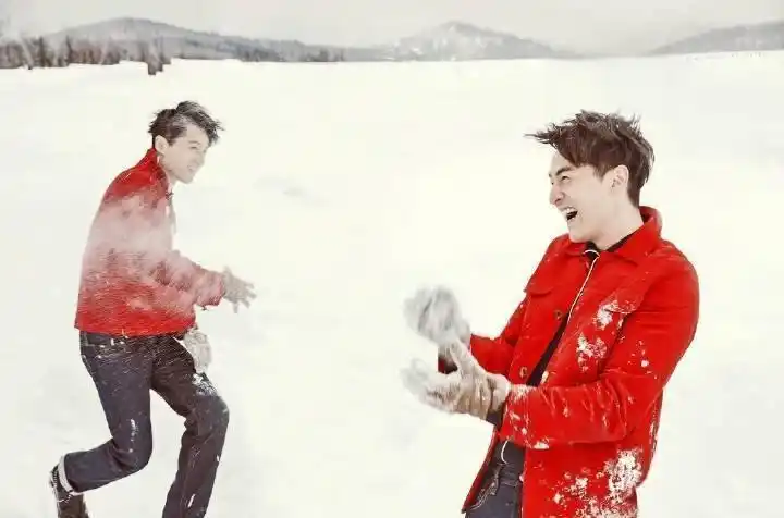 胡歌芭莎雪景照