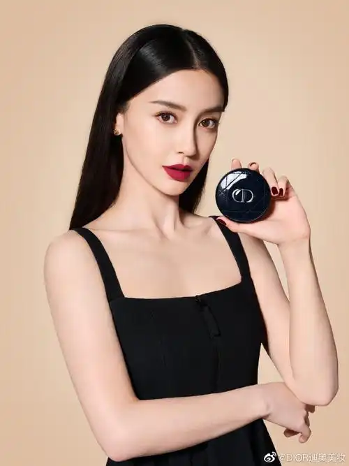 一起探索dior迪奥中国彩妆代言人杨颖@angelababy的持光锁妆秘诀:以