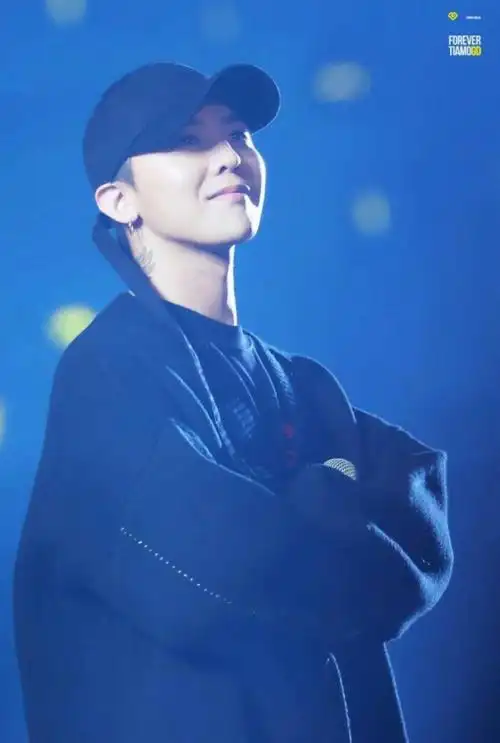 慕容冰兰性感霸气权志龙已送达,请查收!慕容冰兰拿图dd