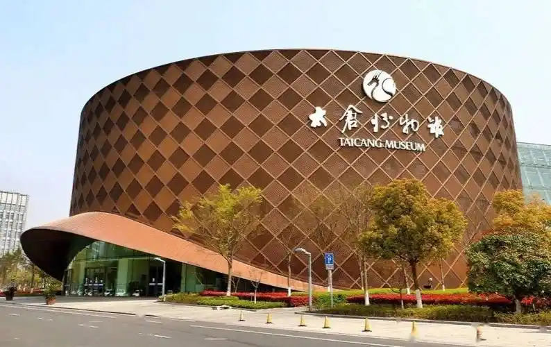 毫不夸张的说,万达广场对于太仓商业的变革是翻天覆地的.