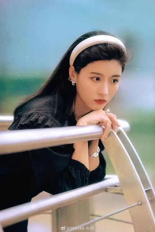 孙芮 燃野少年的天空 潘潘 港风美女 复古写真