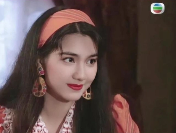 一代美人洪欣50岁容颜未改依旧优雅动人