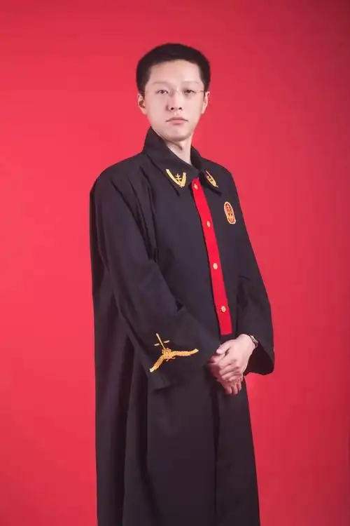 初心无悔法官路正义岁月显担当法官苏轶突发心脏病去世年仅41岁