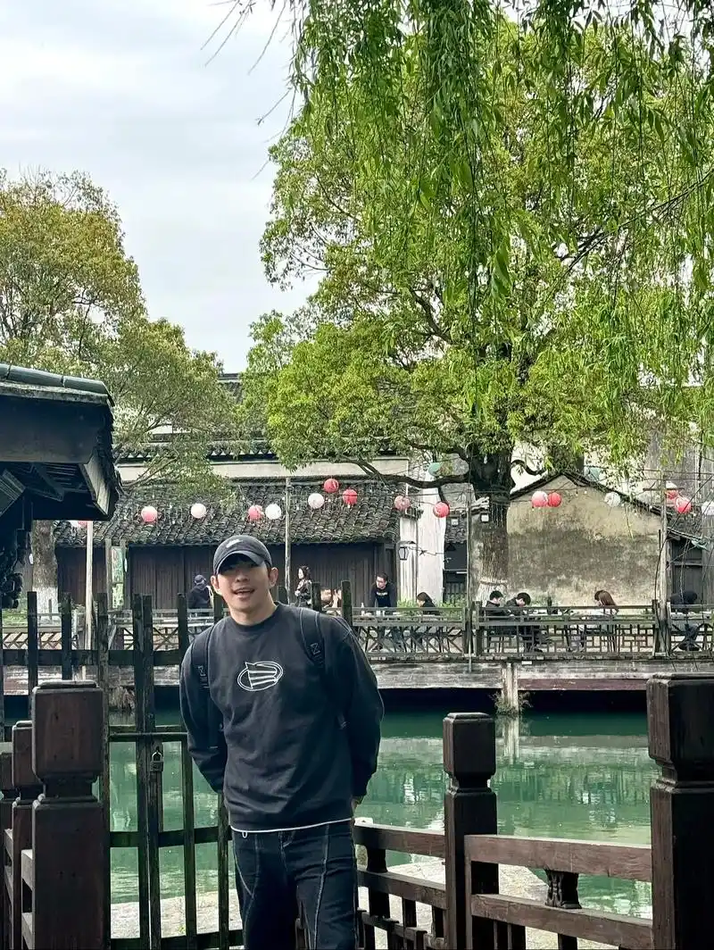 临期大学生出游计划#小狗日记 #春游 #男大学生 #乌镇 - 抖音