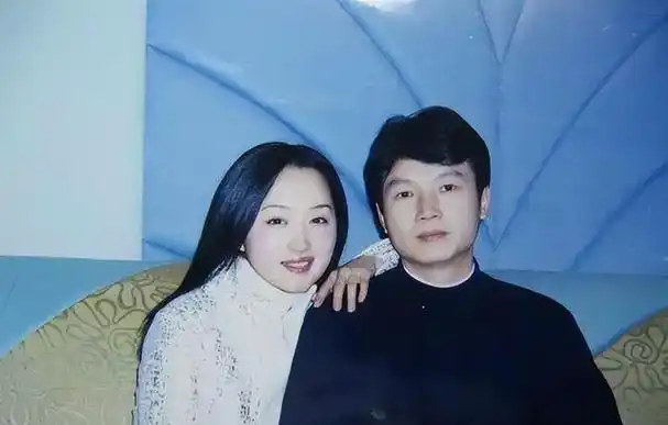 杨钰莹与赖文峰分手26年他出狱结婚生子她52岁单身无孩