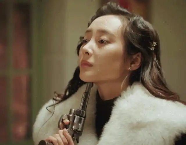 很多人都说昨天《新世界》中柳如丝的扮演者李纯像极了王鸥,你们觉得