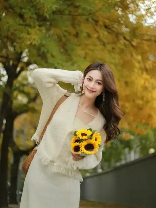 气质女人拍照技巧,11个姿势,瞬间气质拉满,照片好看