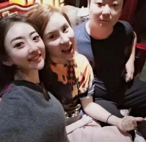 中国歌手云朵的个人资料