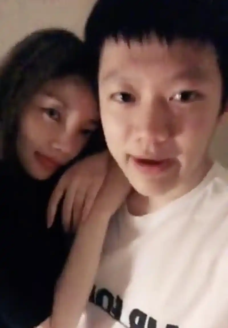 李小璐与绯闻男友更多实锤!被抓包后仍在接吻,贾乃亮还能理解吗