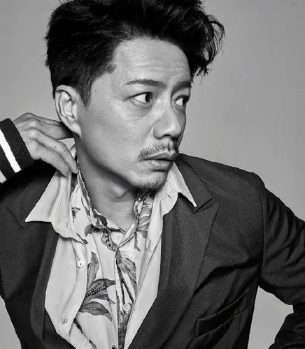 段奕宏帅气型男黑白大片写真图片