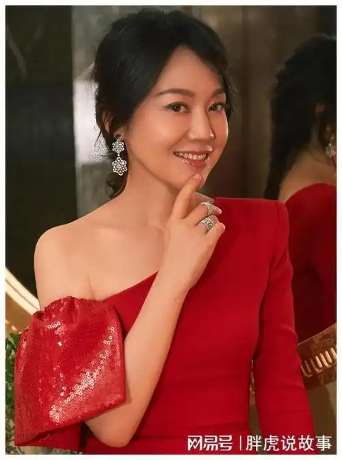 闫妮和邹伟离婚19年:他再婚娶妻生一子,她52岁仍单身 - 闫丽君简历