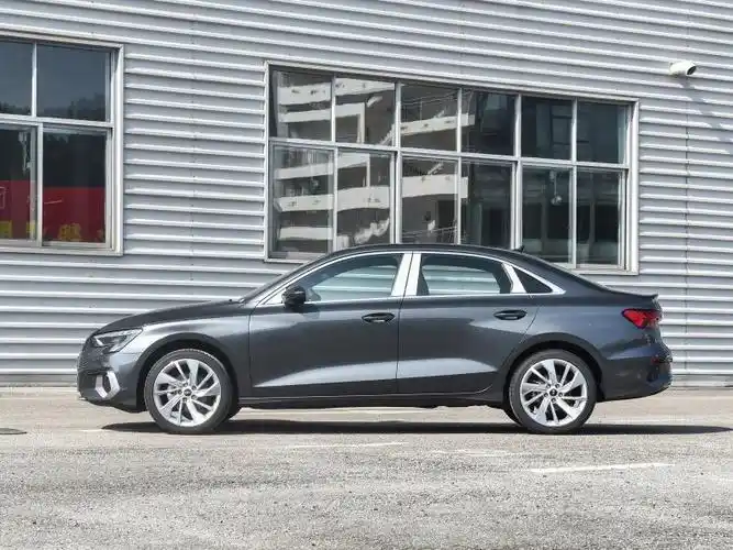 渭南奥迪a3降价来袭特价153万错过就没有