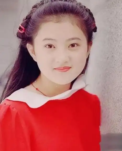 而金铭,小时候的"小婉君",如今已经走过了三十年的时光.