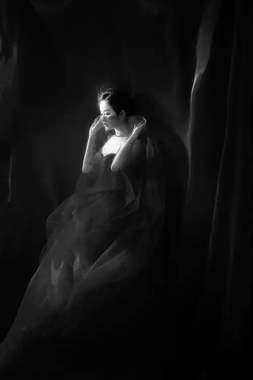 黑白图女生冷酷霸气侧颜(二)