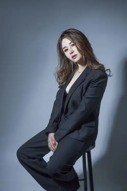 厦门金日轻生活执行董事徐珊珊