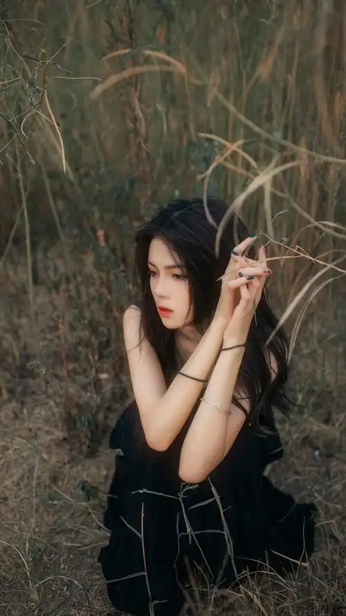 长发气质美女户外写真图片手机壁纸