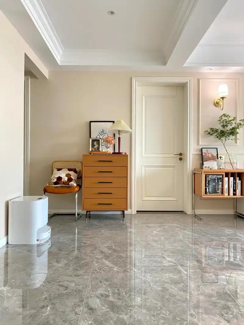 精装房改造也可以很美丽 客厅 餐厅:通刷了立邦奶咖色.