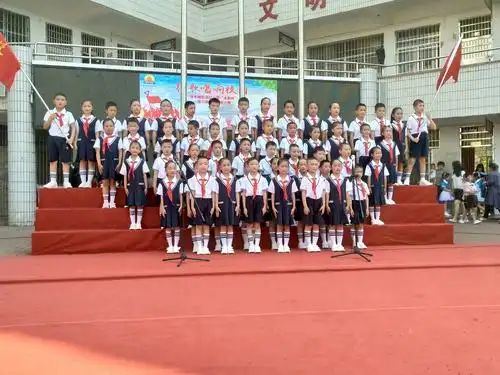 二(4)班《我和我的祖国》喜获合唱比赛一等奖