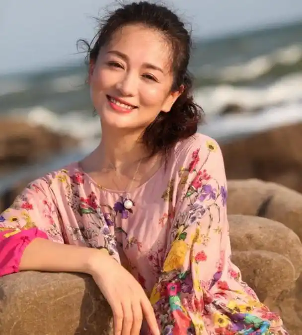 演员涓子当红时低调嫁圈外丈夫婚后连生两子如今怎样了