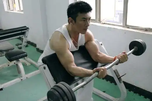 任天野健身房锻炼