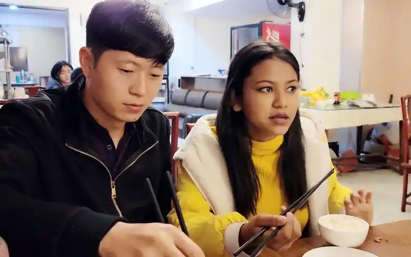 小姜去加德满都路上偶遇尼泊尔女孩表白小姜慌得一批