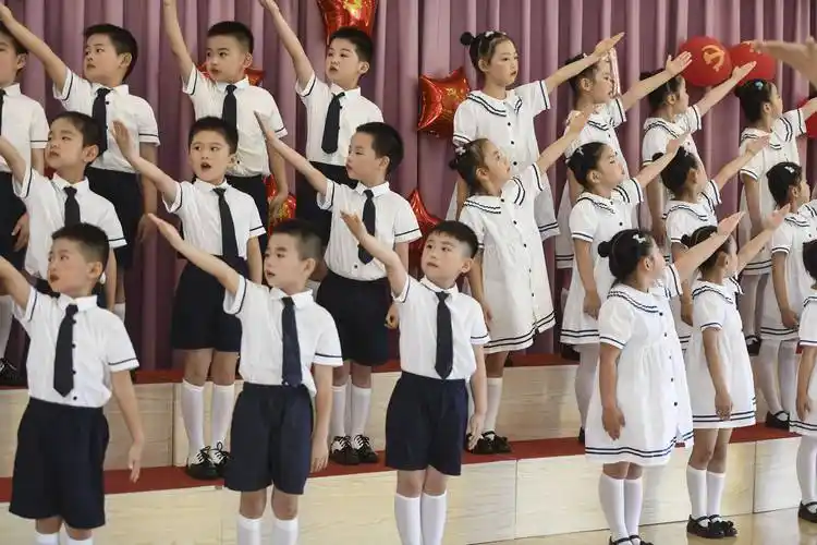 合肥开元幼儿园小朋友大合唱大海啊故乡