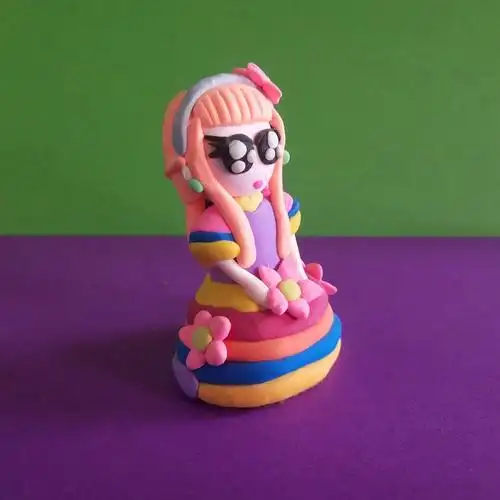 学生粘土手工作品系列(四)人物 写美篇欣赏制作课,同学们找一找哪件