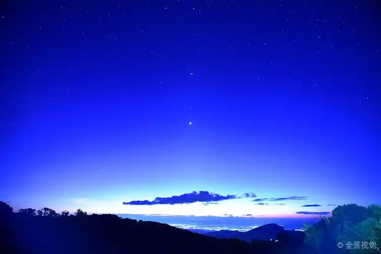 夜空_星星_山_背景_深蓝_天空_高清图片_全景视觉