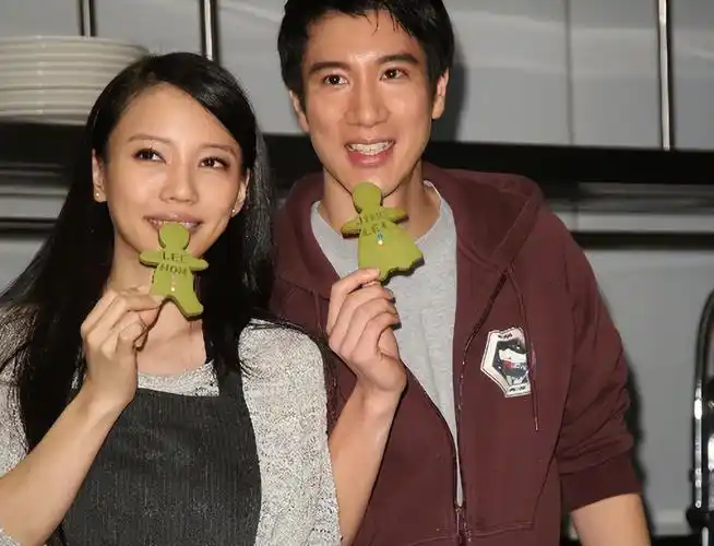 王力宏获准离婚后,与陈建州等4人视频流出,画面曝光:毫无廉耻