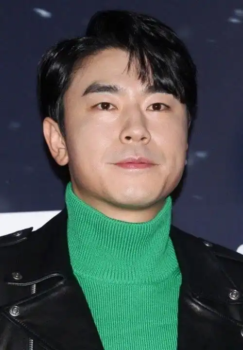 韩国人真爱道德绑架!李时言捐款被网络暴力,iu,刘在石都被骂_腾讯新闻