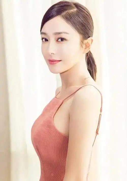 秦岚高清妩媚写真惊艳迷人