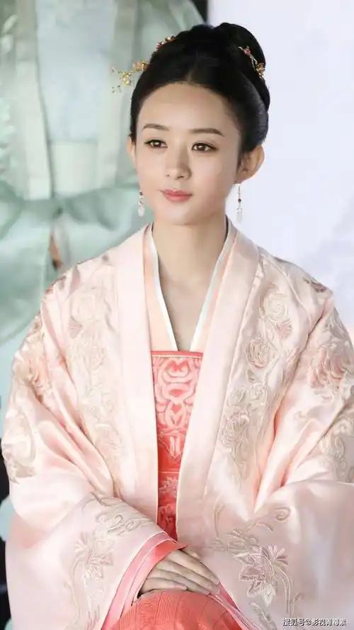 《与凤行》双平台预约破800万,赵丽颖依旧是"85花top"_作品_观众_角色