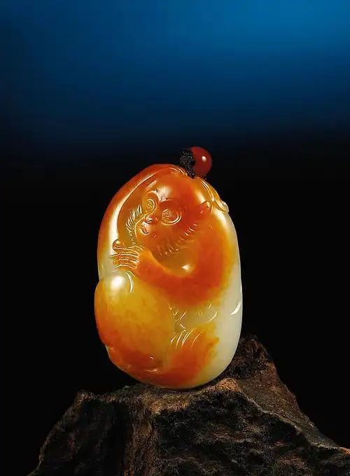 1970)灵猴献寿 白玉挂件