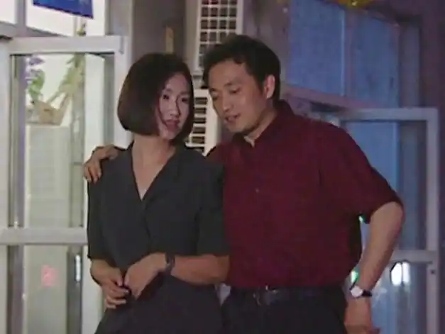 王茜曾在接受采访时说过,剧本里杨震和季洁是没有感情线的,但是观众硬