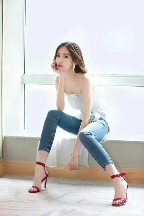 刘美彤饰演《庆余年》战豆豆,男装a气侧漏,没想到女装更上头