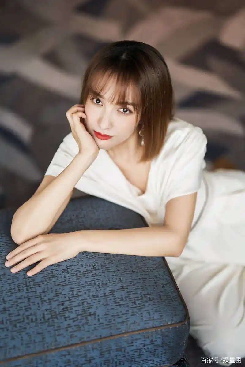 时尚优雅的吴昕