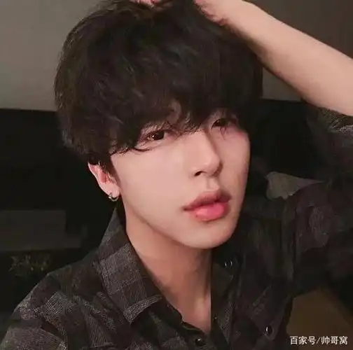 组图:奶油气的英俊小哥哥,文艺范十足,爱自拍的酷帅男生真有型