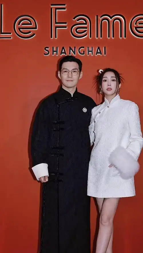 这一夜,严屹宽帅得夺目,新中式战袍高级优雅,45岁仍像小说男主|杜若溪