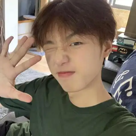 帅气的冷酷帅哥头像