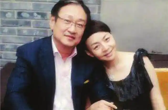 和赵玉吉接触了28天之后,宋丹丹认准了眼前人.在37岁生日时,嫁给了他.