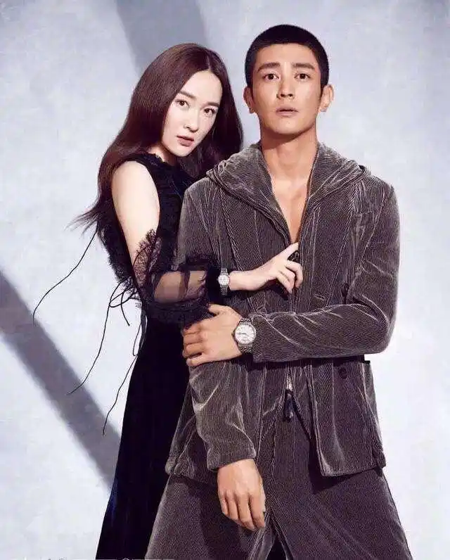 而抱霍思燕的原因是因为她懒得走回卧室,所以这个时候杜江就公主抱回