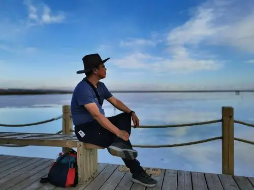 我们一致认为,两位男士的这两张照片是当天人像照中最好的,你认为呢