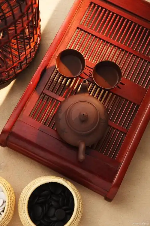 茶:一杯禅意的涤荡,一场与自然的对话