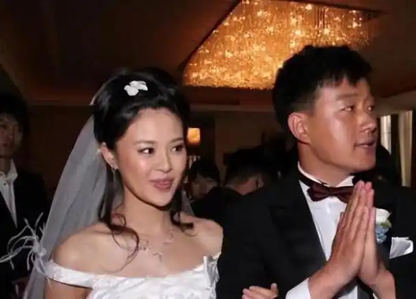 结婚之后,佟大为和关悦的感情非常稳定,他也升级做了父亲.