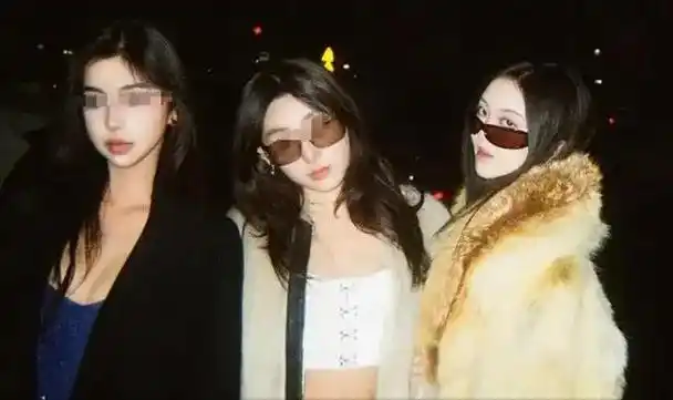 最后一次修复手术完成!18岁李嫣晒素颜照,嘴好了,脸却越发奇怪