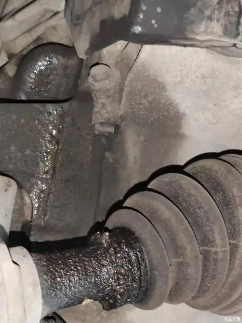 6代凯美瑞半轴防尘套漏油