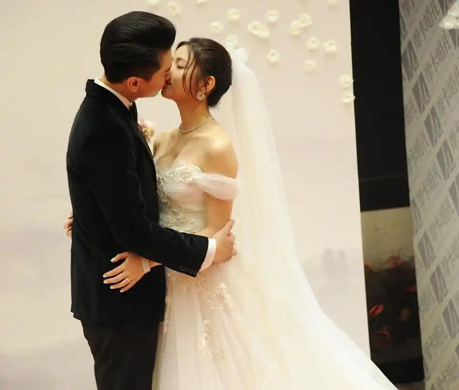 结婚六年,姐姐带着他们的孩子回来了,他们才是真夫妻  陈晓和陈妍希这