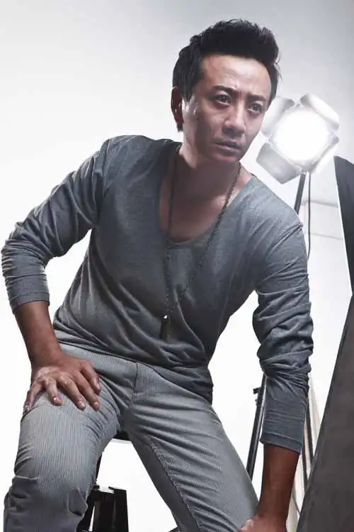 p>张岩,1972年出生于黑龙江省哈尔滨市,中国内地男演员.