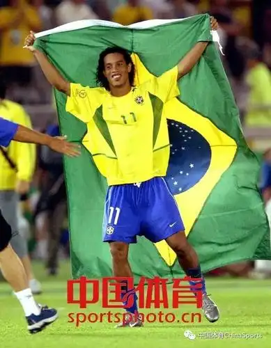 历史上的今天:巴西足球巨星小罗纳尔多出生