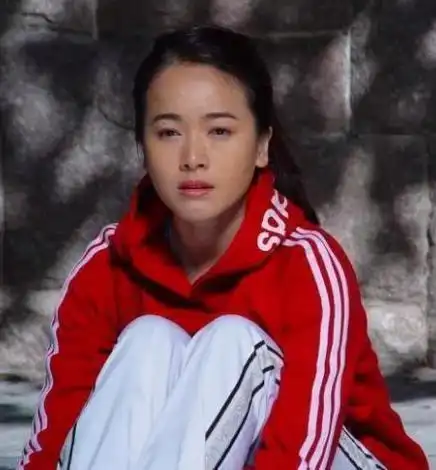 左小青年轻时的照片(嫁大20岁老公又离婚) - 帮企客